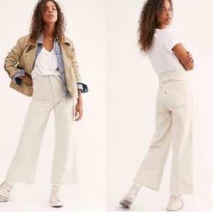 Levi’s rib cage wide leg crop pants.New with tags.